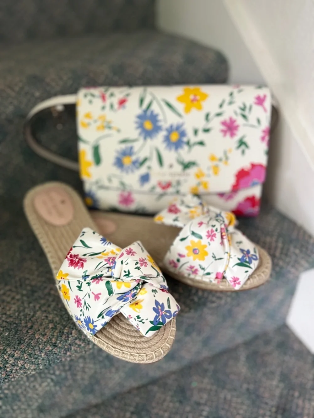 Kate Spade White Floral Crossbody & Matching Slide Sandals‎ 8.5